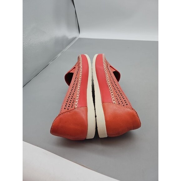 New EARTH ORIGINS Lark Lizzy Red Leather Cutouts Flat Comfort Shoes Size 9M - Picture 4 of 7